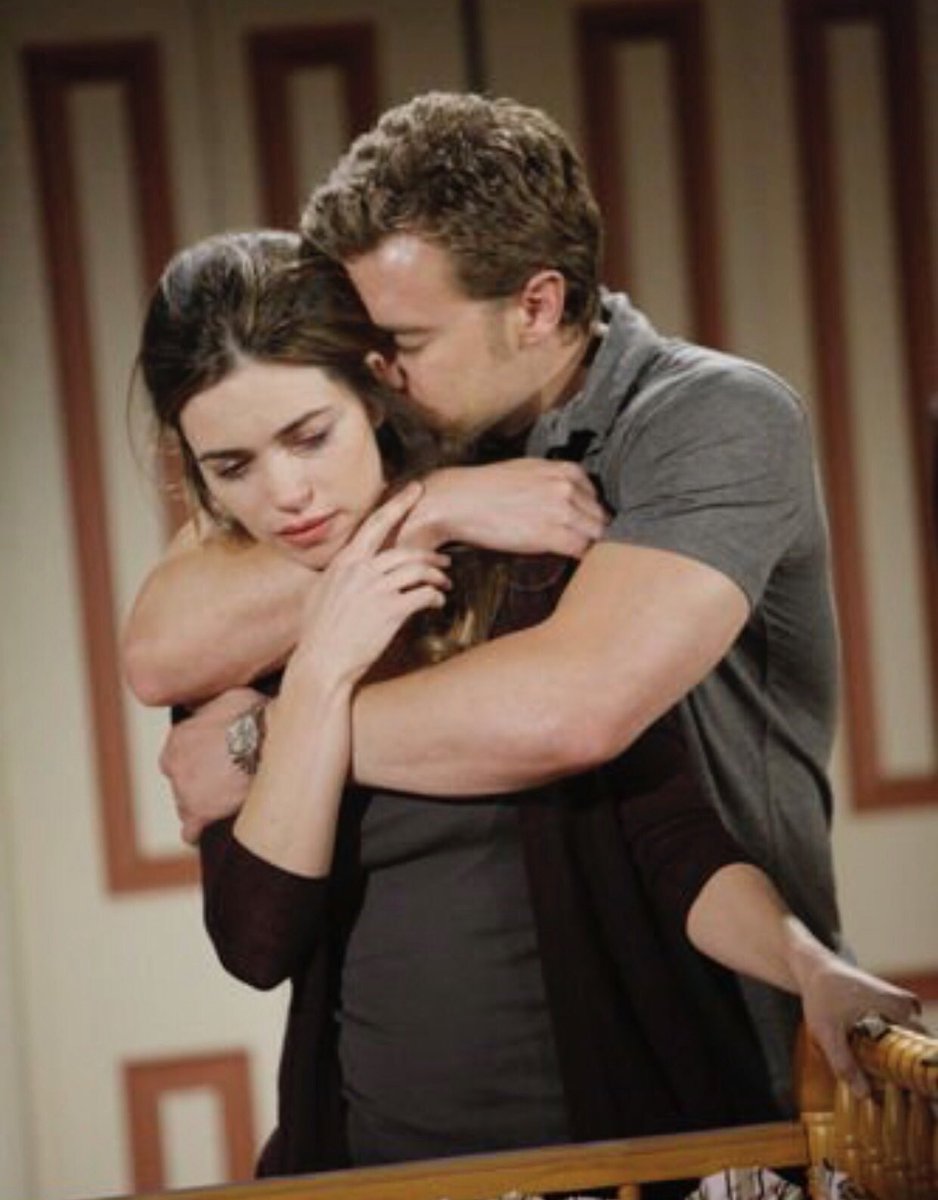 SoCalGibbFan's tweet image. For sure. 💔 She and Billy made so many cherished memories together, especially in that home. Seeing it gone (and Billy) is heartbreaking and a double blow. 
#Villy #YR 🥹