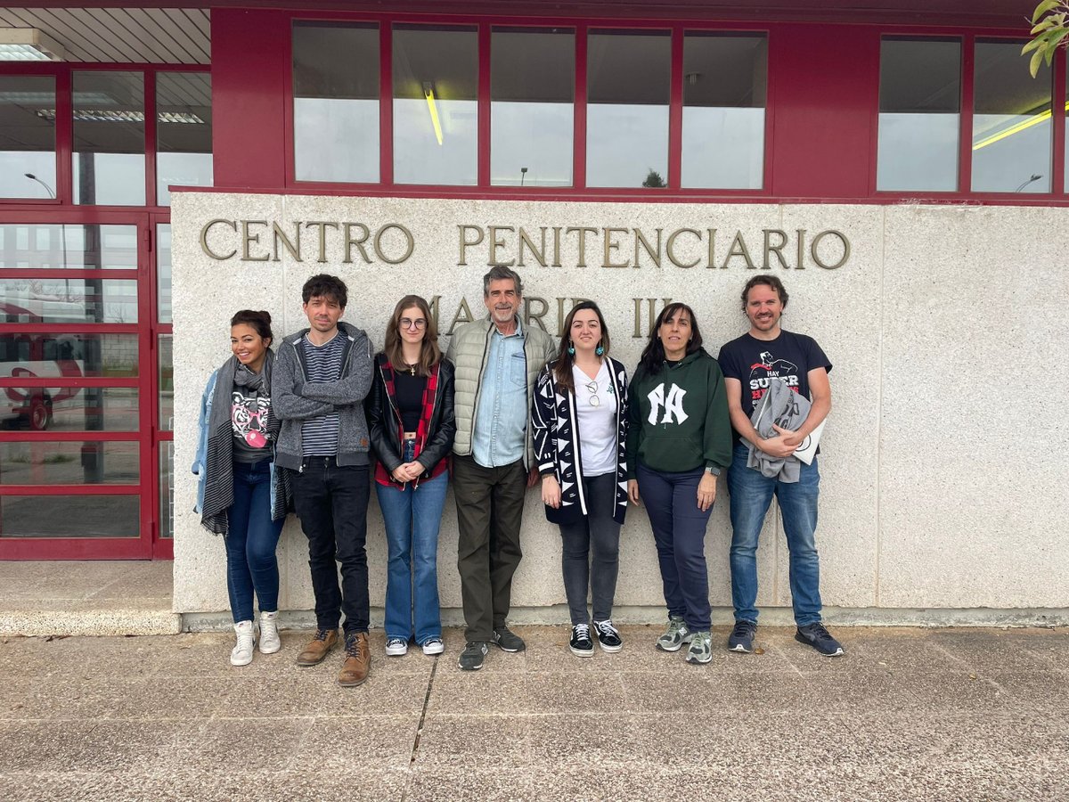 Un mundo invisible Descubriendo lo que no vemos en la charla de Gonzalo Durante y Carlos del Cerro del Centro de Investigaciones Biológicas @CSIC en el #auladecultura en #prisiones de Solidarios en el CP Madrid III #Valdemoro #Ciencia y #Cultura herramientas de #tranformación