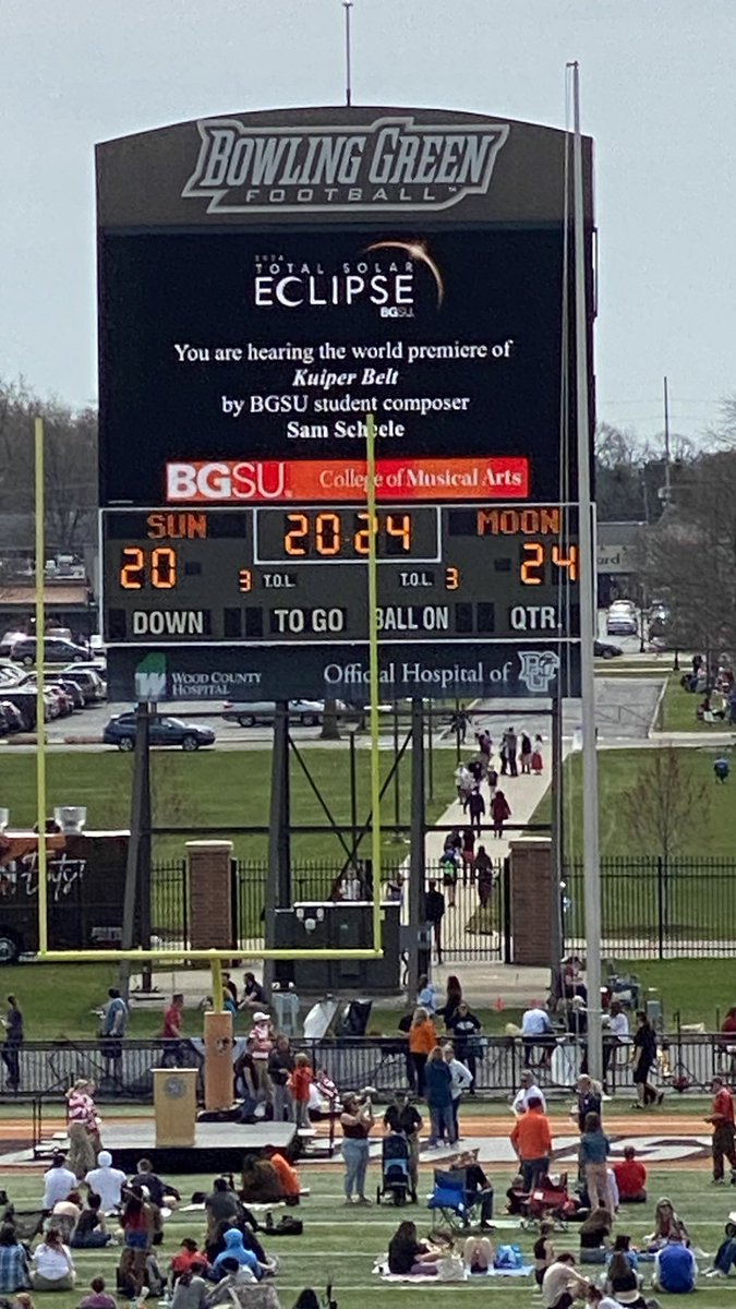 #Eclipse 2024 Party in the Doyt! #BGSU 🏈🏈🏈🏈🏈🏈🏈🏈