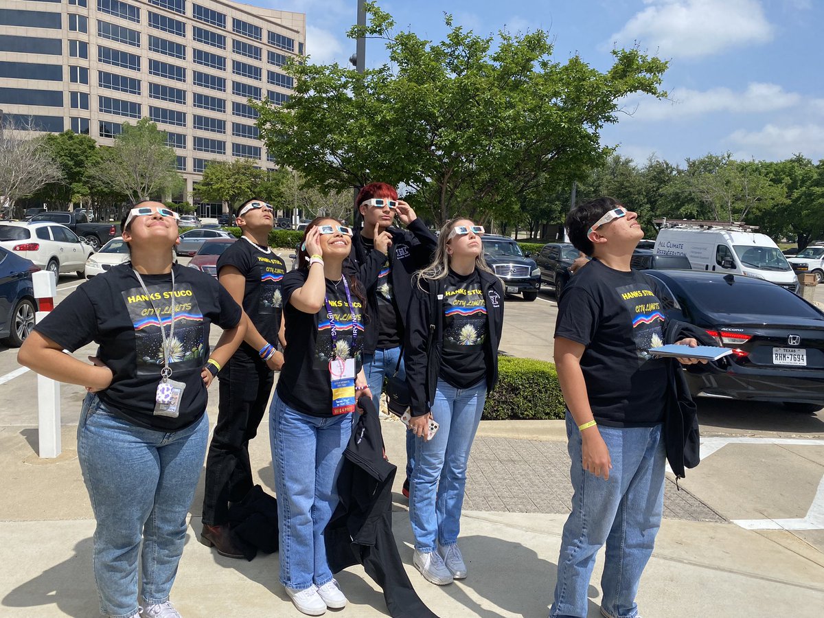 It’s almost eclipse time… don’t forget to wear your protective gear when viewing. Protect your eyes 👀🌒