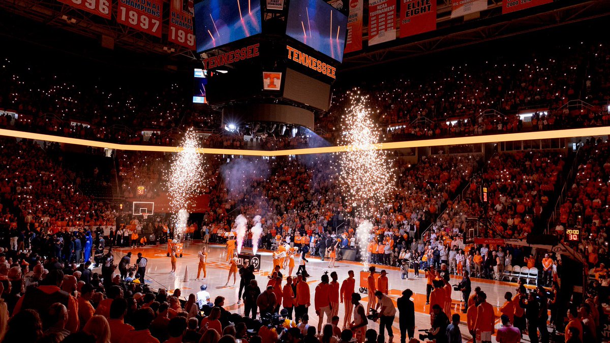 Tennessee Basketball is listed as a top 10 job in the country right now, according to 247Sports' @BCrawford247.