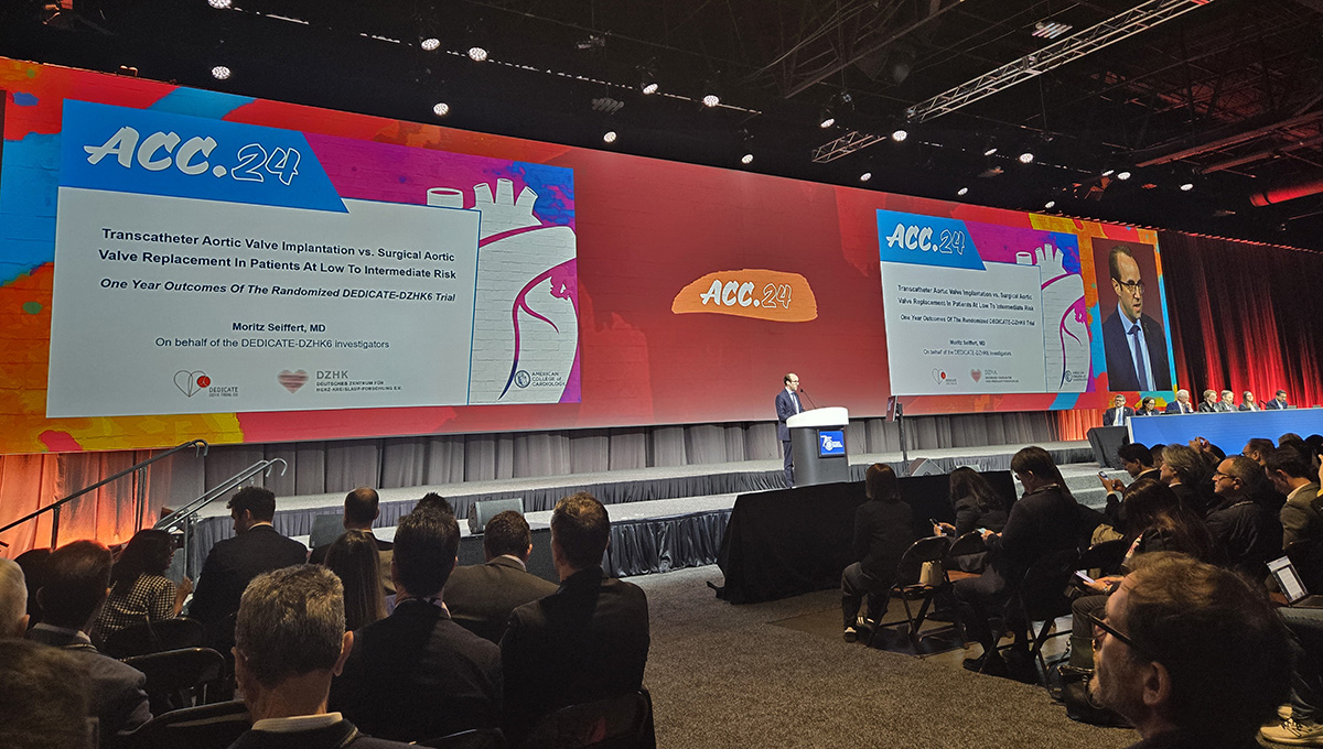 During an #ACC24 session, @MoritzSeiffert presented results from the DEDICATE-DZHK6 trial indicating that TAVR is noninferior to SAVR for low-to-intermediate risk patients. More from @MCoylewright, @TsuyoshiKaneko1, @PinakShahMD and more at TCTMD: tctmd.com/news/another-w…