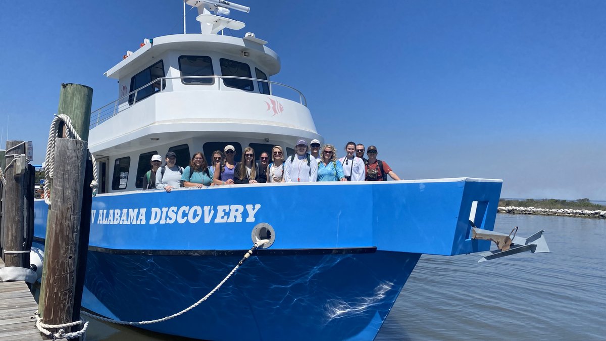 It was a busy weekend for @AthensState students on our campus. Research vessel trip in Mobile Bay, Discovery Day, Aquarium visit, and a chance to explore the salt marsh. #DiscoverDISL @SenatorAOrr