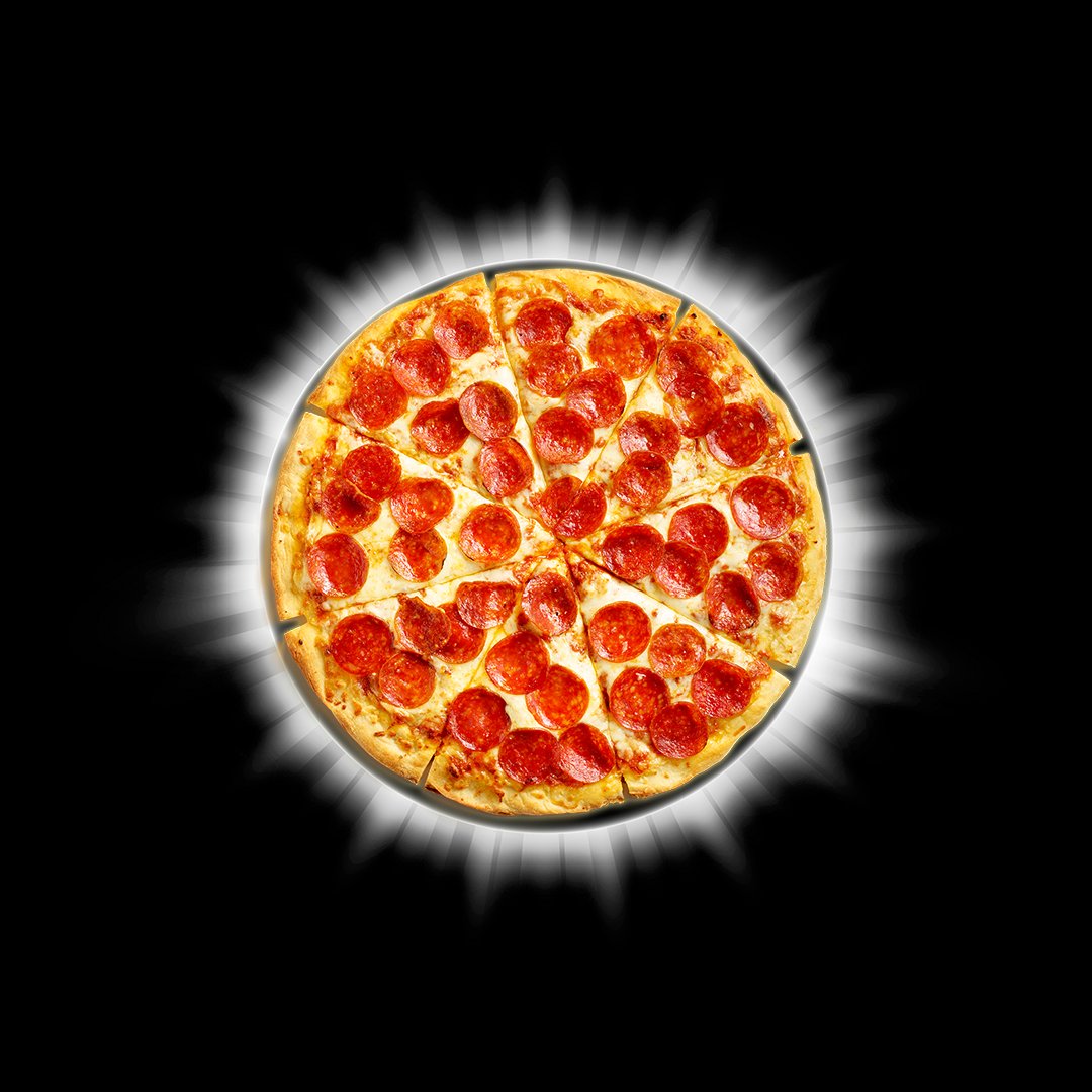 we're just trying to get a pizza that eclipse attention ☀️🍕 #7ElevenCanada #OnlyAt7Eleven #SolarEclipse