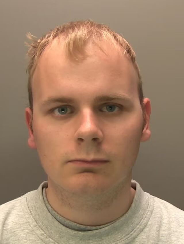 domdyer70's tweet photo. Husband who cut his wifeβs body into more than 200 pieces before dumping her in a river is jailed for life. He started torturing & killing animals before turning to people https://t.co/8piYmIay6p