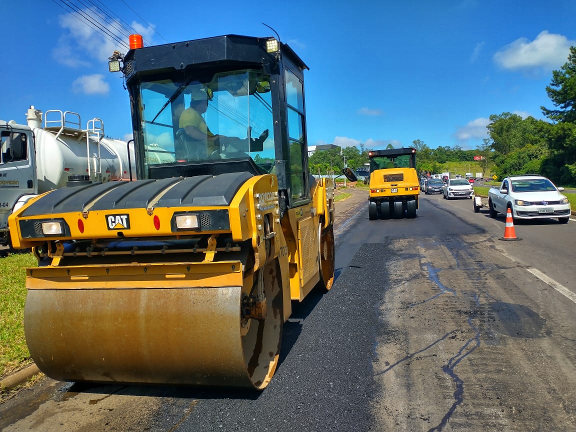 rodadecuia's tweet photo. EGR divulga obras em rodovias para a semana de 08 a 12/04

A Empresa Gaúcha de Rodovias (EGR) está executando intervenções e serviços essenciais para melhorar a segurança e a fluidez do tráfego em dez rodovias entre segunda e sexta-feira (08 a 12.04).

https://t.co/qwSv4ydBbB https://t.co/Yyc6dhgKGp