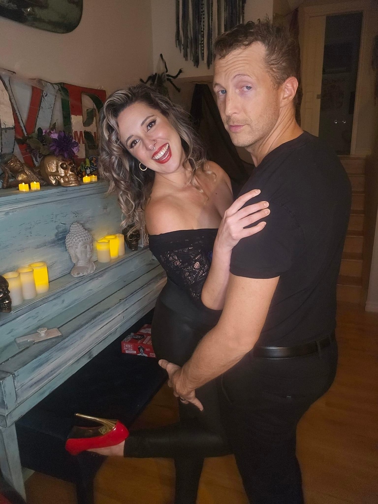 sxuninterrupted's tweet image. Don&apos;t forget🚨 Our April Social is happening this week! Join us for tactical laser tag &amp;amp; laid-back socializing at our event. Limited tickets available, so grab yours now for an evening of excitement &amp;amp; connection!

sexedforthemodernbed.com/event-details/…

#YYCSocial #AprilEvent #TacticalLaserTag