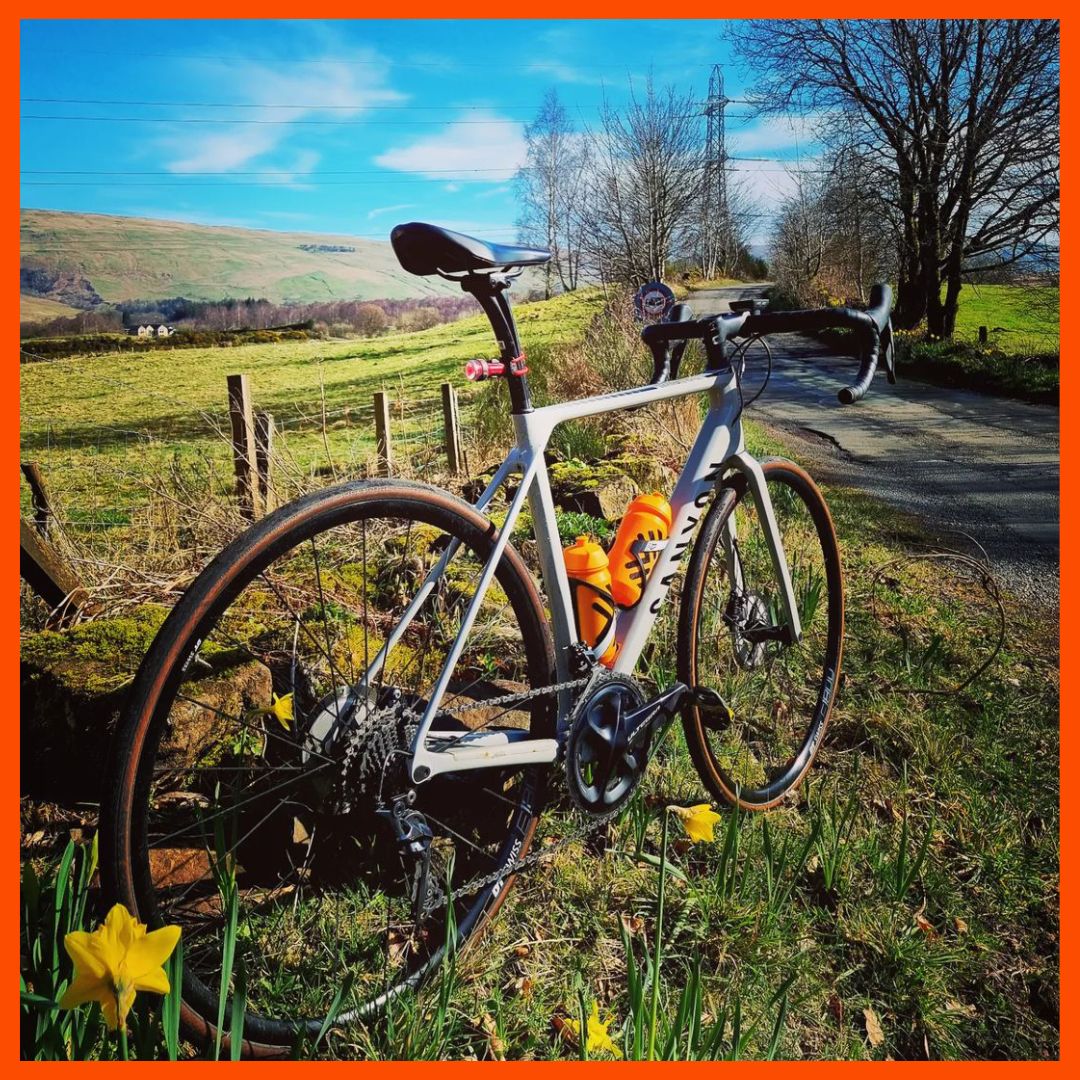 We're loving seeing your springtime photos! Remember to tag VeloSkin in your adventures on the bike 🧡

📸 @allezsteve

#MyVeloSkin #FormulatedPerformance