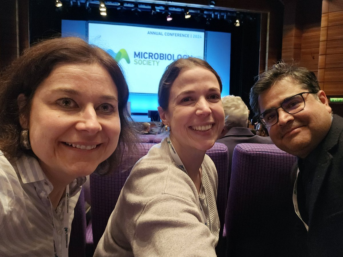 We (@sophietronnet, Andrea + @cisneros_lab) braved storms and strikes and are now very excited to be at @MicrobioSoc #Microbio24!Come listen to our talks tomorrow afternoon at the sensing and signalling session and pass by our posters.