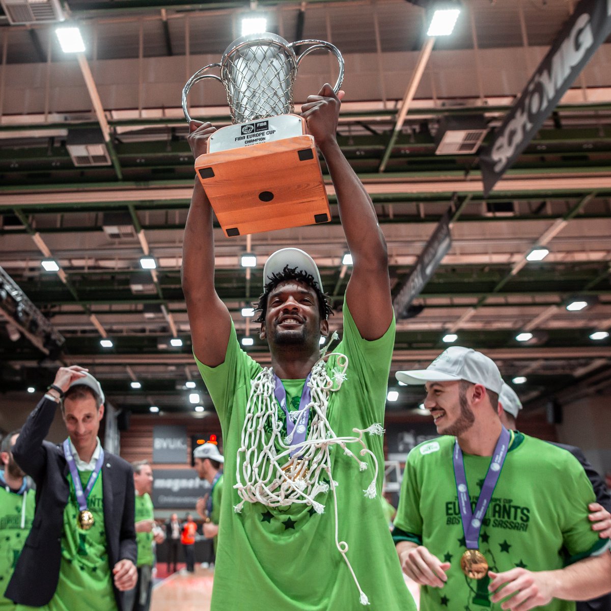 Who was THE PARTY MAN in @dinamo_sassari's 2019 #FIBAEuropeCup triumph? 🤪💥
