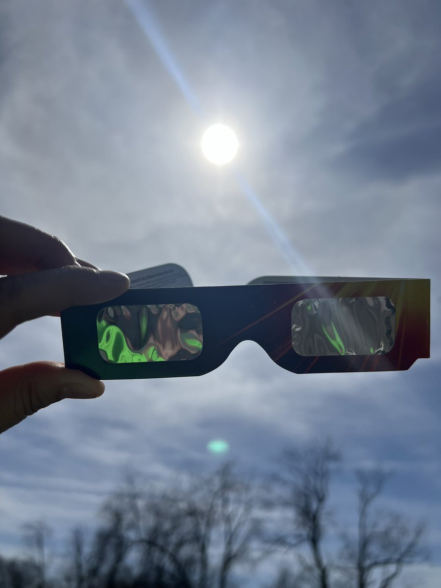 DestinationMans's tweet image. Do you have your Eclipse Glasses Ready? In Richland County, Ohio the eclipse experience begins @ 1:57 p.m. Totality is expected to at 3:12 p.m. Local viewers can expect 3 minutes and 12 seconds of daytime darkness.
Per @RichlandSource 
#EclipseRC #TotalSolarEclipse2024 #EclipseOH