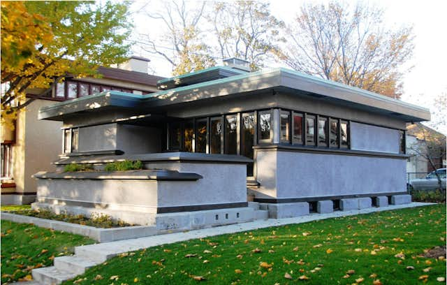 Frank Lloyd Wright—who had an obsession with bringing well-designed homes to the masses—sometimes experimented with prefab housing, though most have been forgotten: dwell.com/article/frank-…