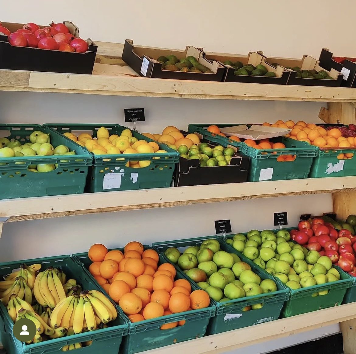 Small Changes located 120 Emmet Road,Inchicore Dublin💙

With daily deliveries of fresh fruit, vegetables and fresh bread Small Changes is a local grocer with a zero waste ethos, open seven days a week
With loose dry and fresh goods and an eco-friendly household refill station🙌