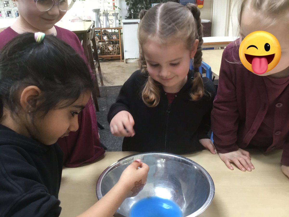 As we embrace the changes which come with spring, we have been investigating the changes which happen as the weather becomes warmer. One of these changes is ice melting. Our hands acted as the sun’s warmth, and we observed the whole process. @DevelopExperts