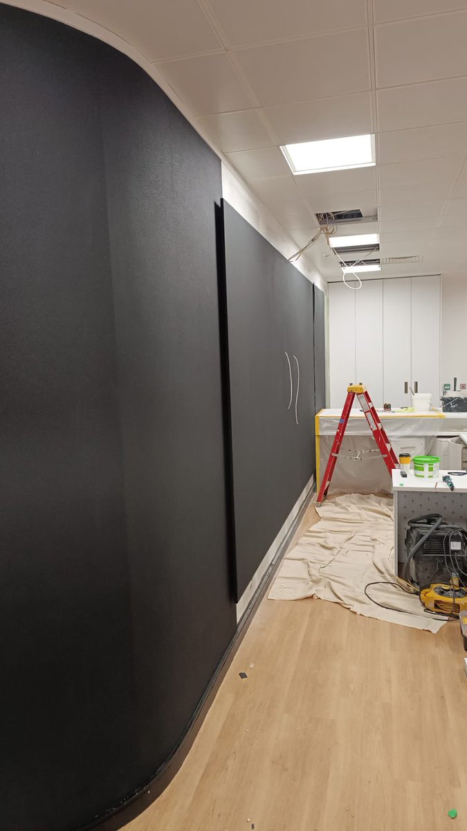 Lots of papering at the minute <a href="/DTHPainting/">DTH Decorating Ltd</a> another from <a href="/Muraspec/">Muraspec Wallcoverings</a> here and another happy client #liverpool #wallpaper