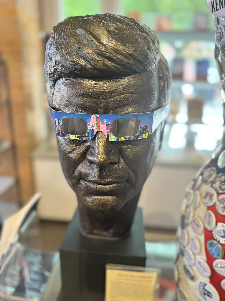 TheSixthFloorMuseum tweet media