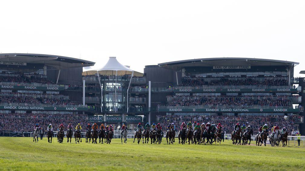 ⬇️ A Guide to #AintreeFestival Handicaps:

▪️𝗙𝗶𝗴𝘂𝗿𝗲𝘀 𝘀𝗵𝗼𝘄𝗻 𝗮𝗿𝗲 𝗮𝘃𝗲𝗿𝗮𝗴𝗲𝘀 𝗼𝘃𝗲𝗿 𝘁𝗵𝗲 𝗹𝗮𝘀𝘁 𝟭𝟬 𝘆𝗲𝗮𝗿𝘀

𝗥𝗲𝗱 𝗥𝘂𝗺:
- Top weight 150.5
- Bottom weight 128
- Runners 15.2
- Winners OR 136.7
- Winners Age 8.5

𝟮𝗺𝟰𝗳 𝗛𝗰𝗮𝗽 𝗛𝘂𝗿𝗱𝗹𝗲:
-…