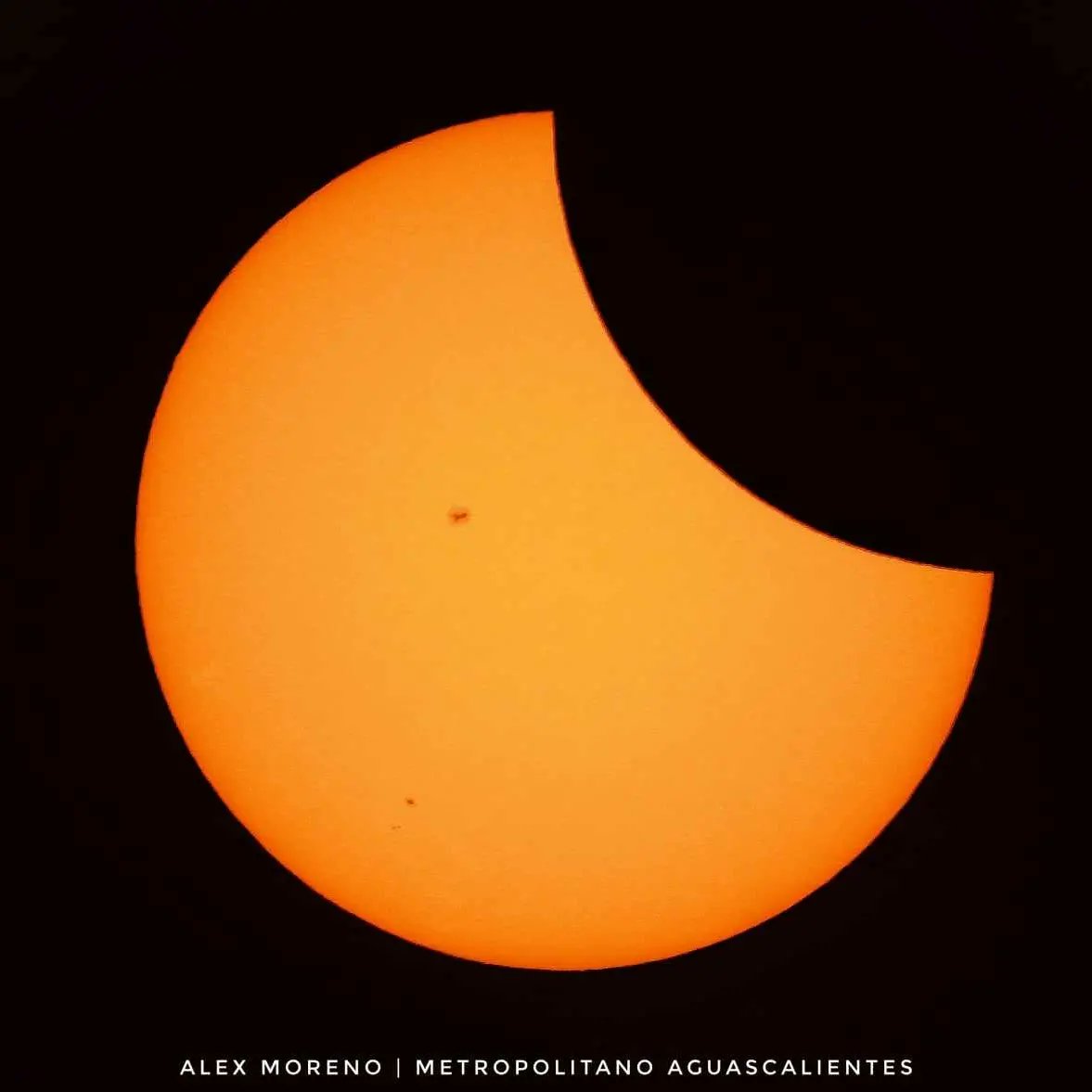 #AlMomento Así el Eclipse Solar desde Aguascalientes 😍 Fotos: Alex Moreno