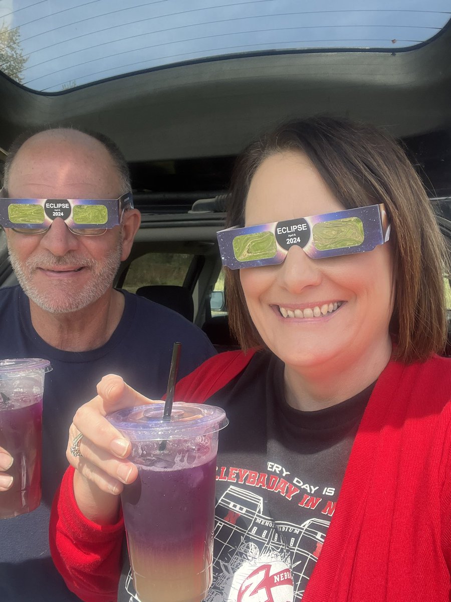 Eclipse Glasses ✅
Eclipse Lemonade ✅
Remote Country Road at 100% totality ✅
#Eclipse2024 #GreatAmericanEclipse