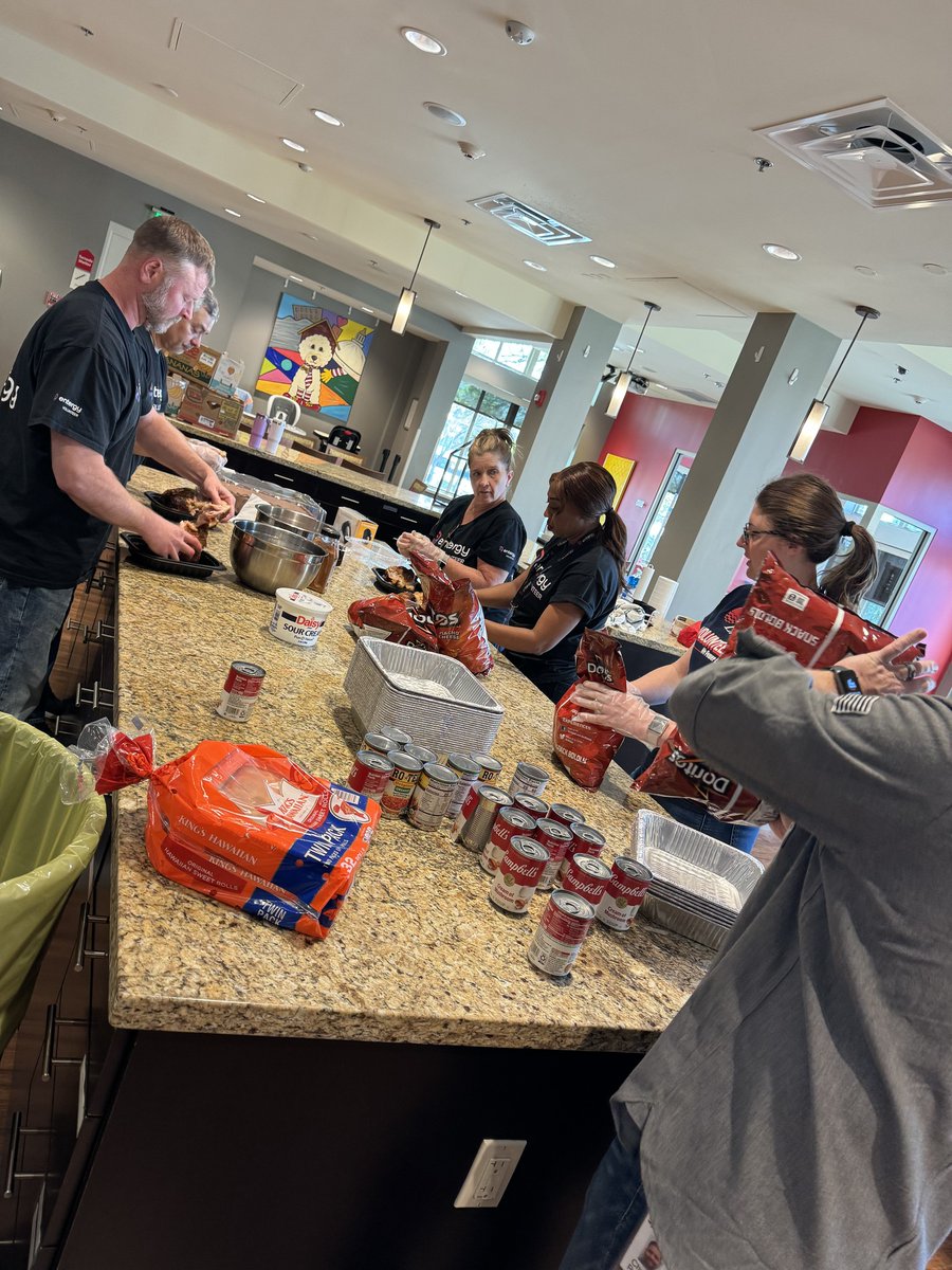 Last week, a group of volunteers from our power delivery team prepared a meal for 40 at the @RMHC in Little Rock, Arkansas. ❤️ ❤️ ❤️ The Ronald McDonald House serves as a home away from home for families of children sent to the Little Rock area for life-saving medical care.