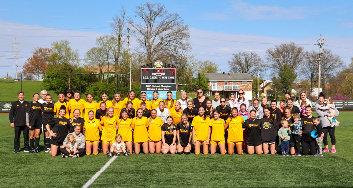 Got some friends together to celebrate the 𝗕𝗜𝗚 𝗗𝗔𝗬 😁 @NKUNorse | #NorseUp