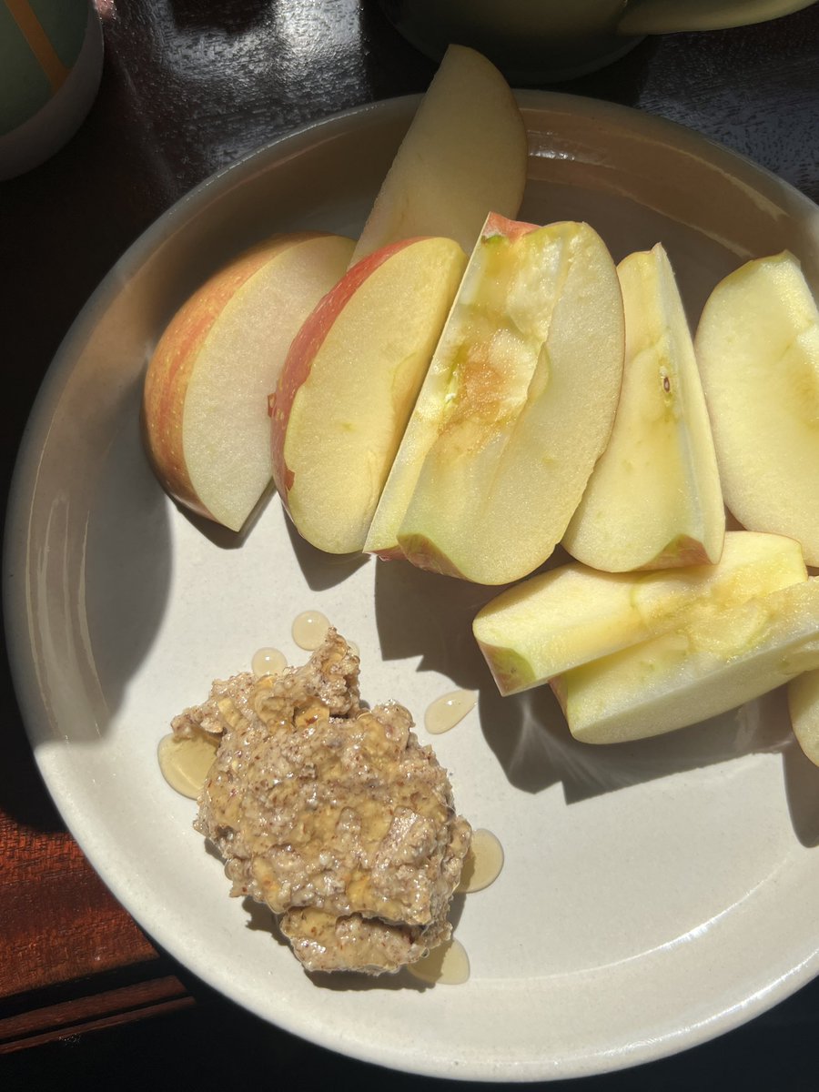 If you’re 20-30 and your main circle isn’t - eating apple slices or ants on a log for snack - bringing crayons to restaurants - settling onto their cot for post-lunch nap Then you need a new circle