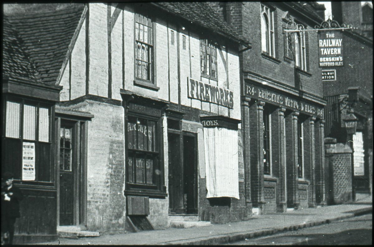 ***Quiz reveal*** Did you guess we were visiting the Railway Tavern, High Street Watford. #PubQuiz #Hertfordshire