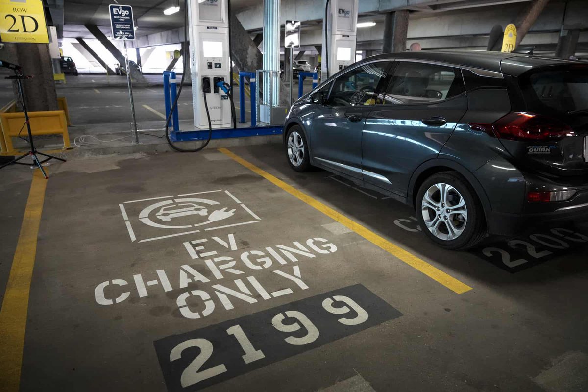 *USA: Seattle will install new electric vehicle chargers*
#BatteryandNextGenBatteriesTechnologies #ElectricVehicles(EVs)

smartcityconsultant.com/2023/12/27/usa…