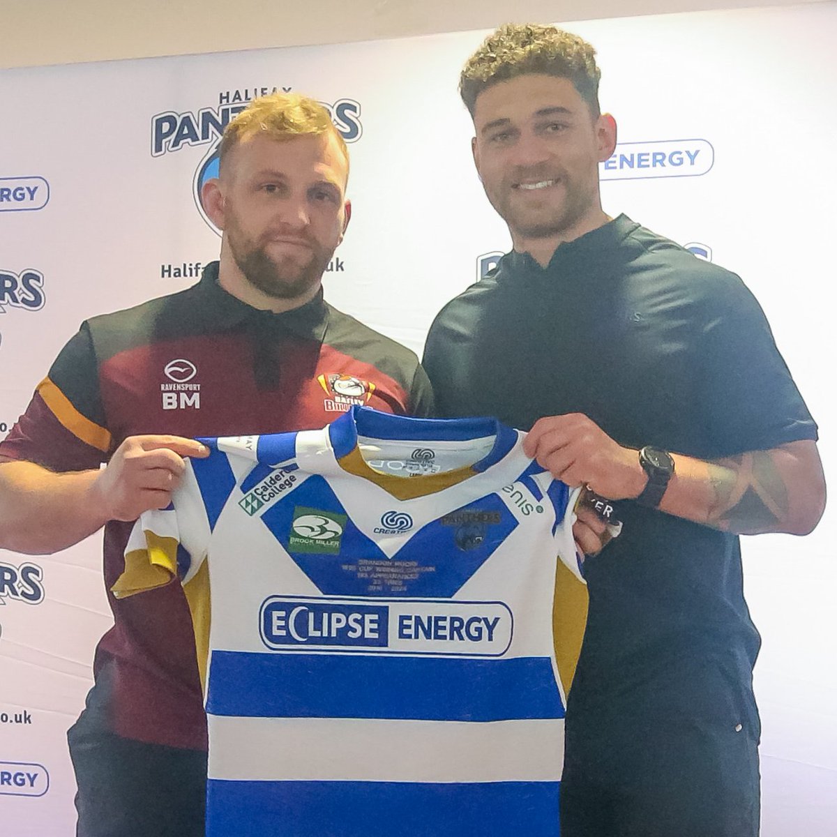 HalifaxPanthers's tweet photo. A NICE TOUCH ๐ซ Former captain Brandon Moore was presented with a special embroidered shirt following yesterday's game with @BatleyRLFC to recognise his sterling service in Panthers colours
Still got plenty of friends at Fax, Pudge! ๐ตโช๏ธ๐พ
#BWO #MooreMooreMoore https://t.co/EOiHKOWthF