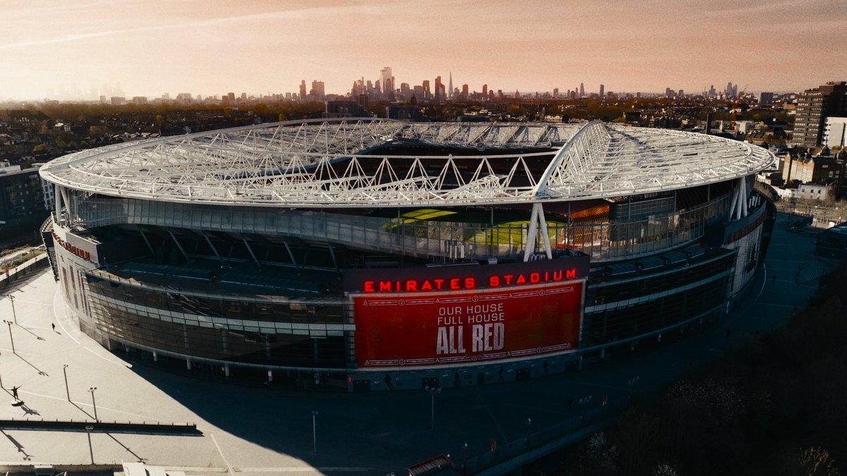 Arsenal's tweet image. Our sold-out home. A sea of red. 

Magical European nights in N5.