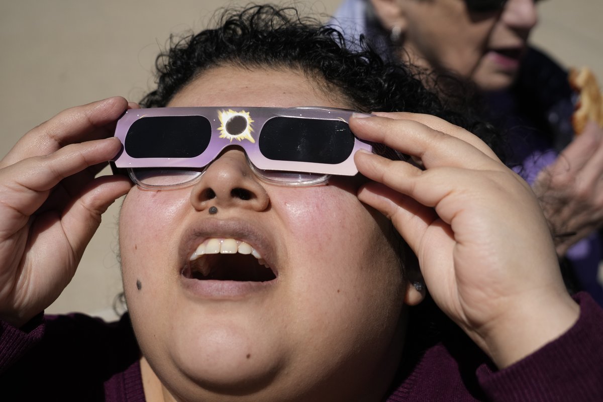 It's happening in Milwaukee. #Eclipse2024