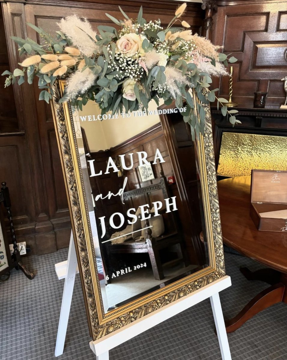 PaperPostStudio's tweet image. 💕Congratulations Laura and Joseph. All the way across the pond in the UK! 🇬🇧
Thank you for sharing this beautiful photo from your wedding day!
paperpoststudio.etsy.com/listing/141220…