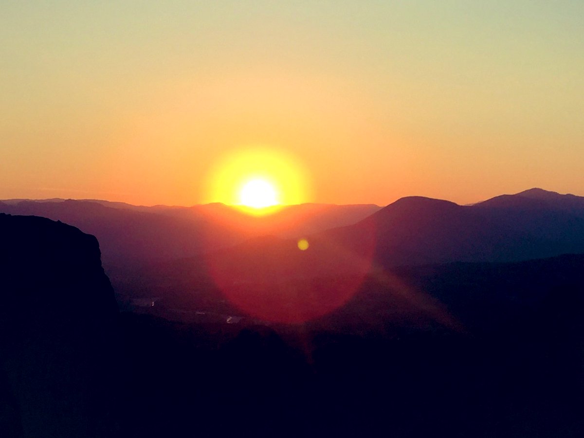 I was truly in awe of the daily sunsets at Meteora…..🇬🇷🙏 #Eclipse #Greece #NaturalSun #NaturalBeauty #TBay