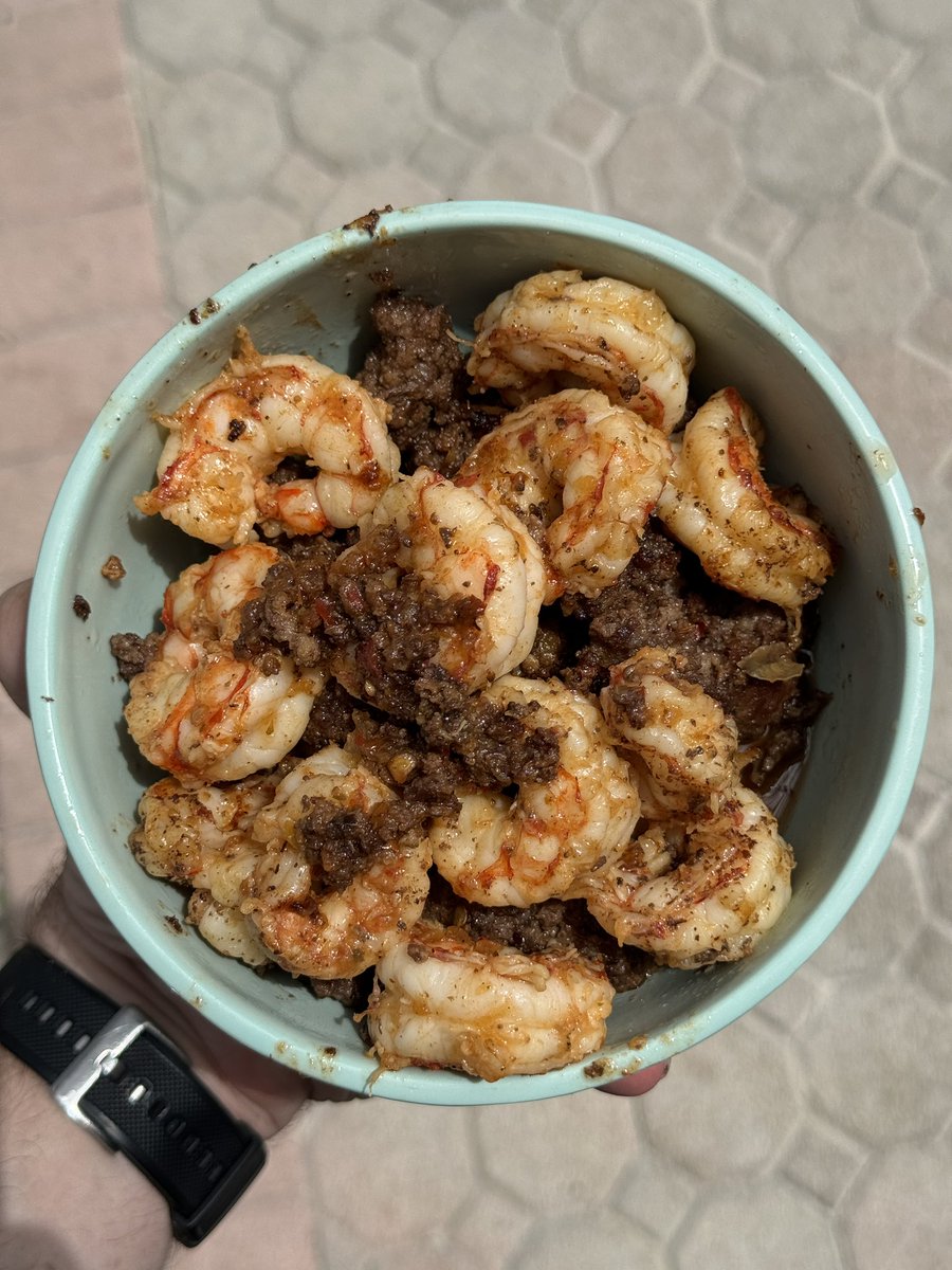 pipozoft's tweet image. Échale 🔥 to your Monday @BarbaroMojo Piñazo Shrimp 🍤 

Yes, I use ground beef at my rice 😄
