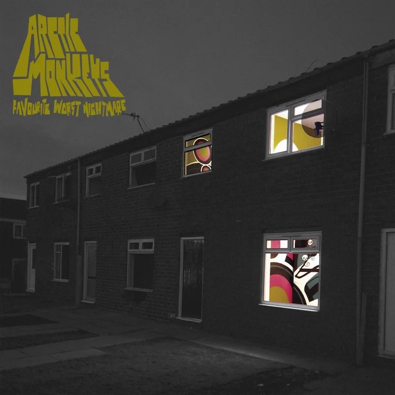 Hoy se cumplen 17 años del lanzamiento en el Reino Unido de 'Favourite Worst Nightmare', el segundo álbum de los Arctic Monkeys. Contiene muchos de los clásicos de la banda, como '505' y 'Fluorescent Adolescent', y ostenta la certificación de séxtuple disco de platino en UK.