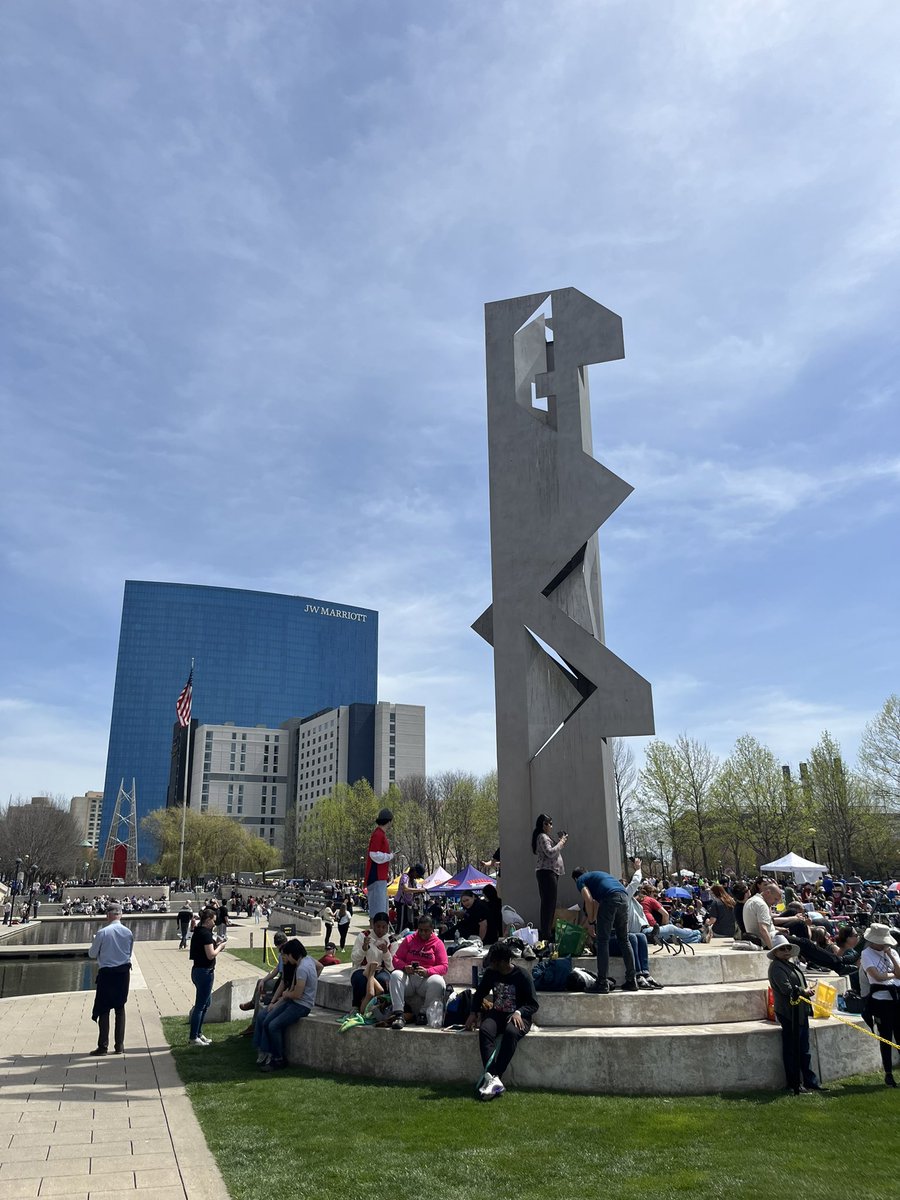 We are less than 1 HOUR out from a Total Solar Eclipse in Indianapolis! #Lunacy2024 @WhiteRiverStPrk is filled with Indy residents and visitors from around the world ready for the big moment when we experience totality at 3:06 p.m.