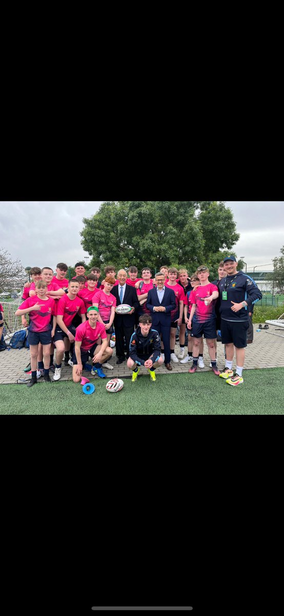 BASFC Rugby 🏉 on tour! The mayor of Lisbon and the president of Portugal joining the boys for a quick snap🏉🇵🇹☀️