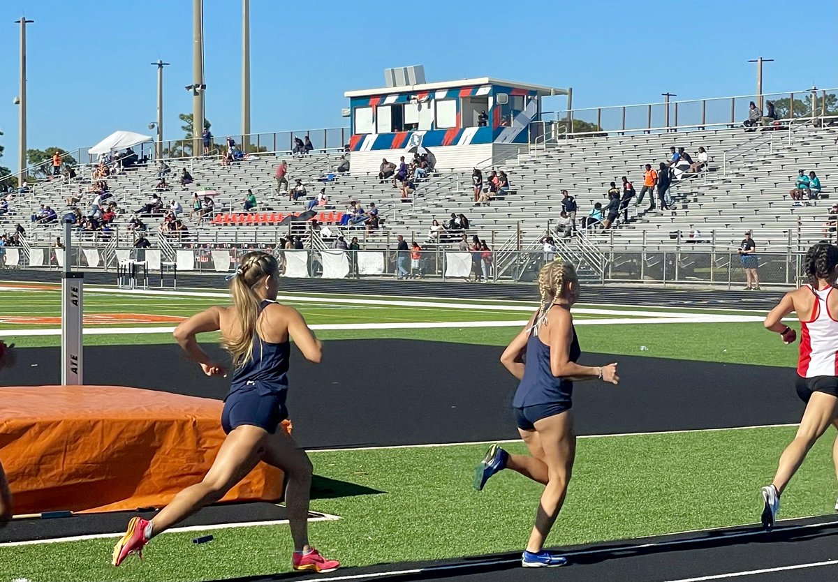 MyaVaira's tweet photo. Super happy my 4x8 team qualified for conference championships with a 1st place (10:02) in the western conference meet! 🥇 
I also qualified in the 800 and ran a new PR (2:35) Excited to keep working! https://t.co/SNfneAwMd6