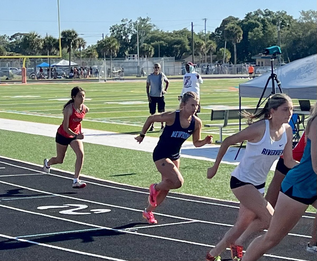 MyaVaira's tweet photo. Super happy my 4x8 team qualified for conference championships with a 1st place (10:02) in the western conference meet! 🥇 
I also qualified in the 800 and ran a new PR (2:35) Excited to keep working! https://t.co/SNfneAwMd6