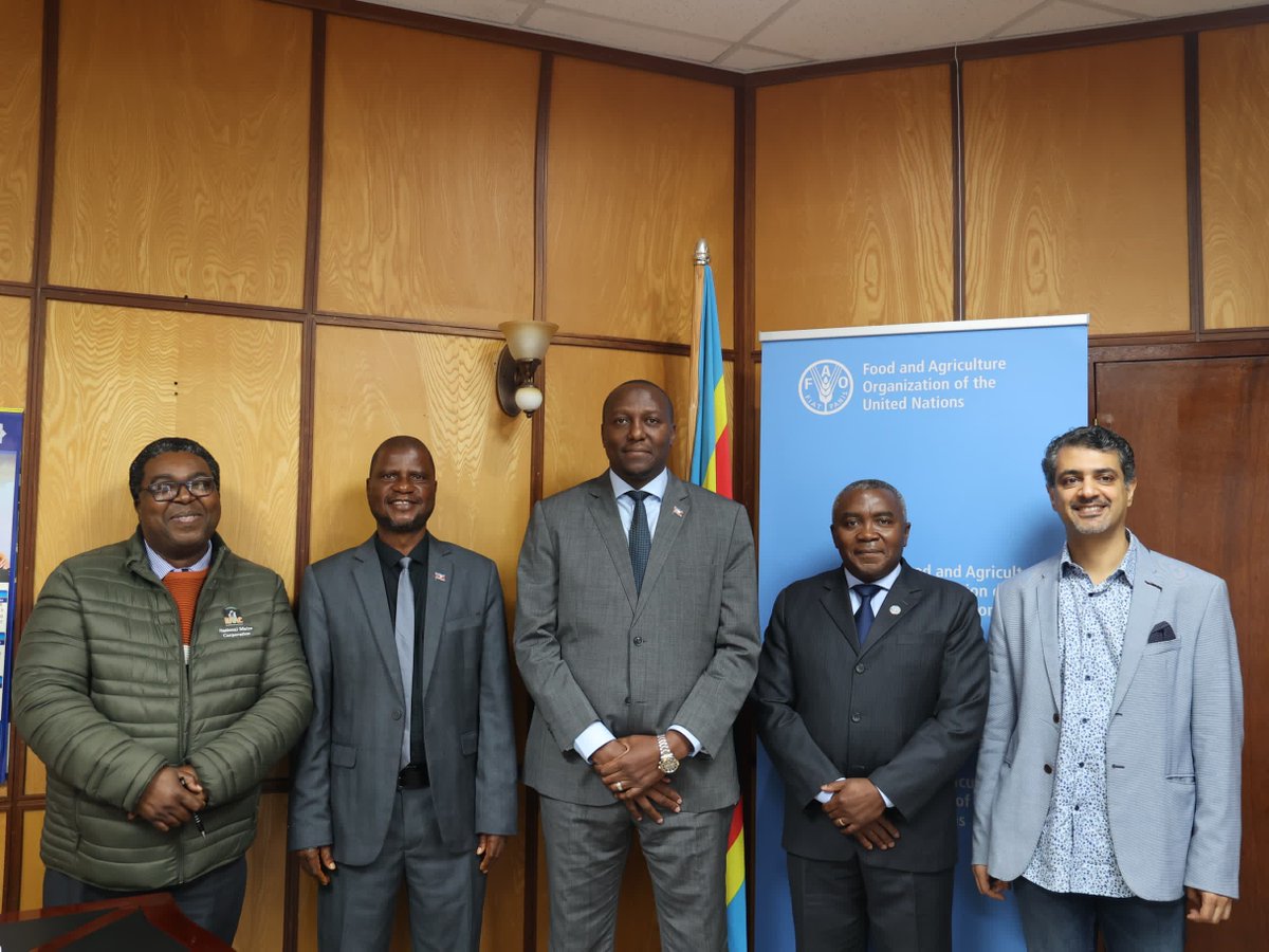 Good evening Eswatini. Today, we received a courtesy visit from the Food & Agricultural Organization Sub-Regional Coordinator for Southern Africa, Dr Patrice Talla, in the presence of Minister of Agriculture Hon Mandla Tshawuka & @FAOEswatini Officer-in-Charge Mr Mohammed Al-Ansi