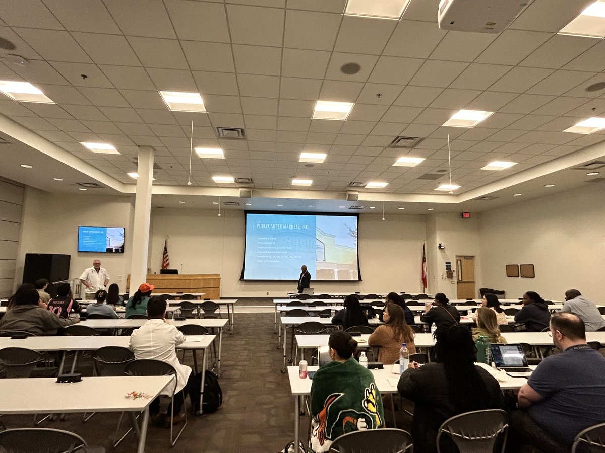 The School of Pharmacy recently hosted a PCOM 125th Anniversary Career Opportunities event with @Publix, where alum Amit Jain, PharmD '16, and Preceptor Jason Patillo, PharmD, presented about different pharmacy career opportunities! #PCOM125

Thanks to all who made this possible!