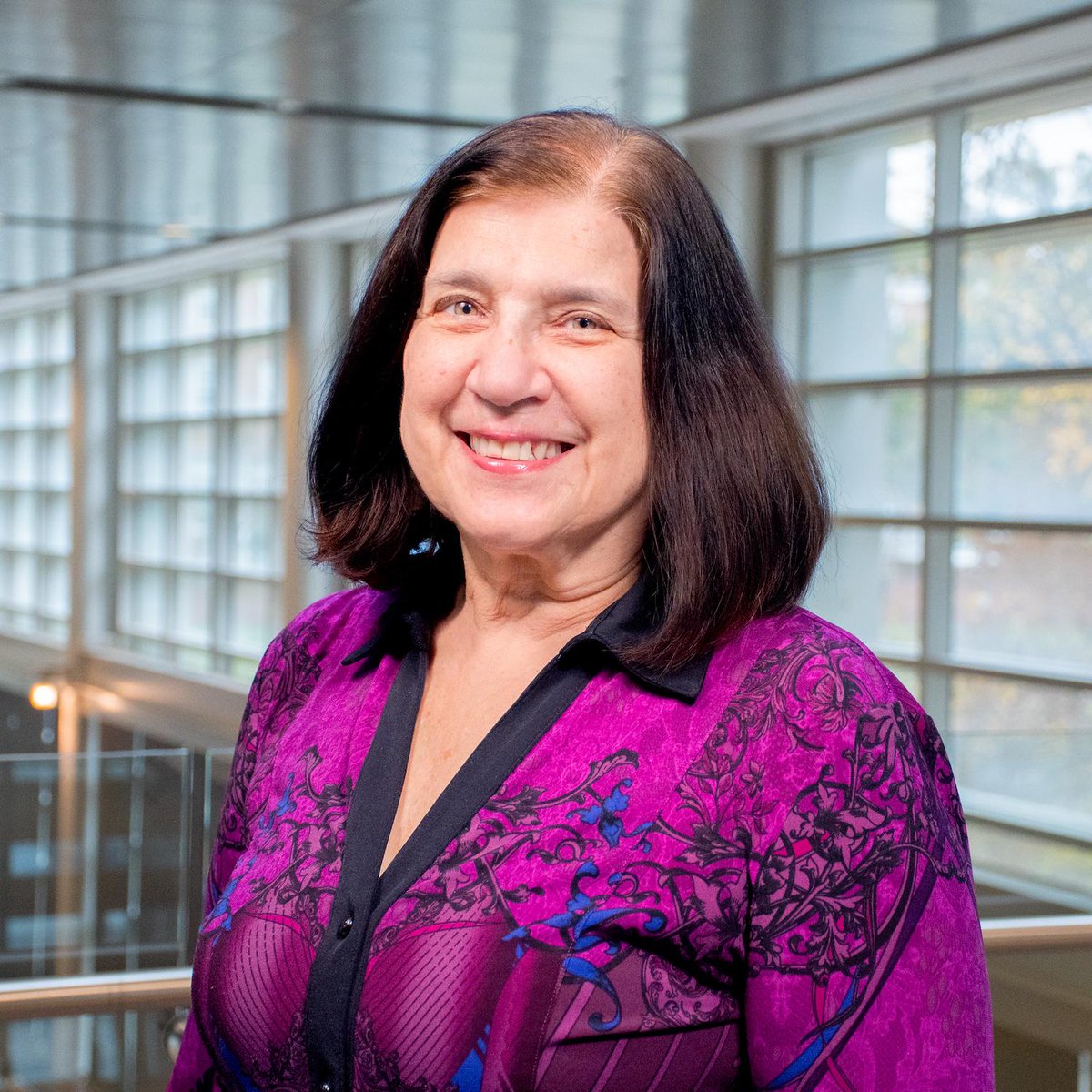 A big hand for our Associate Dean @DrLindaSteiner, who was named one of six 2024-25 #UMD Distinguished Scholar-Teachers! Steiner is the second Merrill faculty member to earn the honor. Congratulations, Linda! MORE: merrill.umd.edu/articles/assoc…