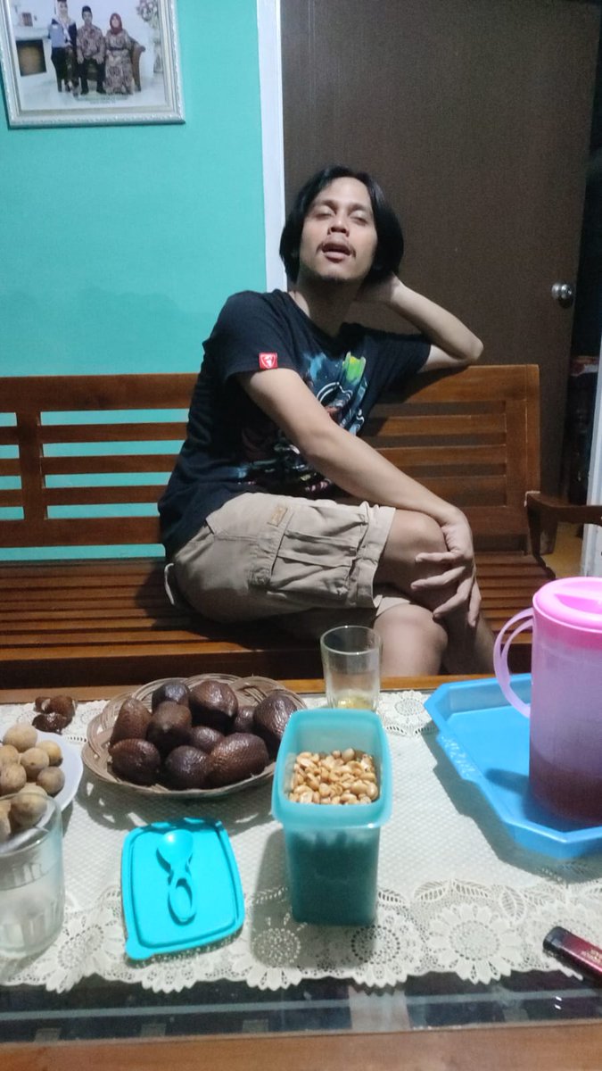Ngobrol ringan bersama seorang filsuf untuk merefleksi diri menjelang lebaran.heuheu  <a href="/Yamanda01/">RYMD - ヤマンダ</a>