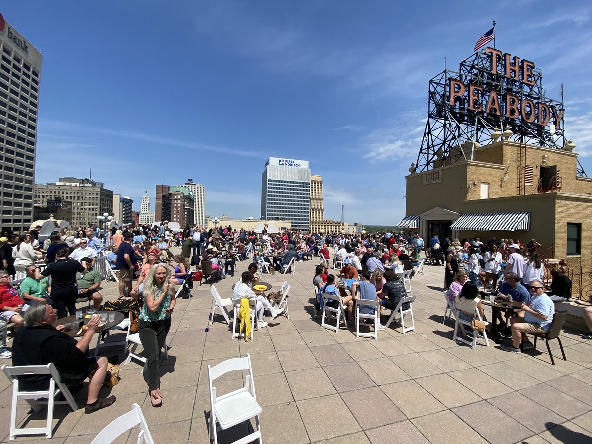 A look at the Peabody rooftop for the eclipse! Where are you watching from?