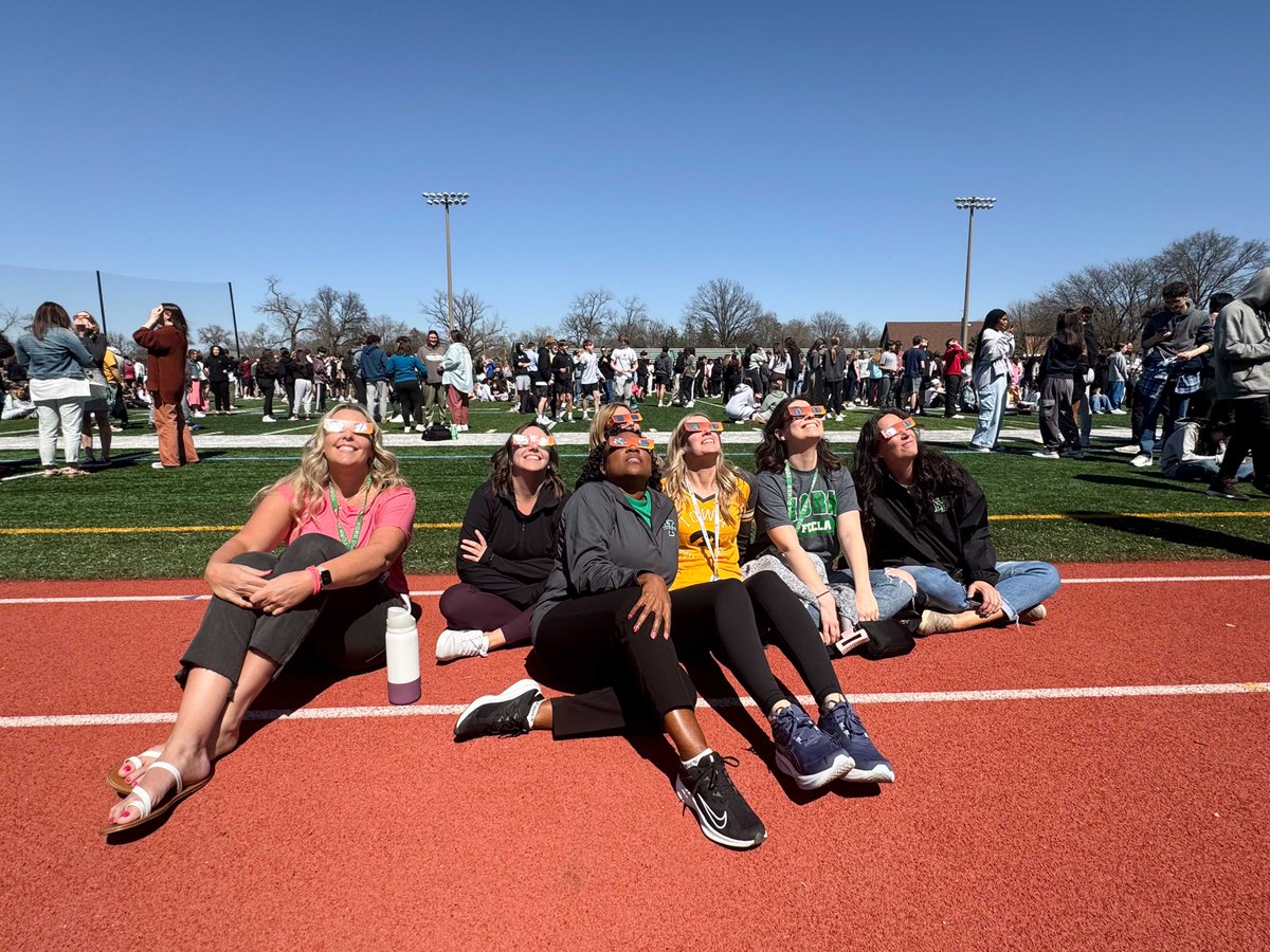 What an experience this afternoon! Loved getting to share #Eclipse2024 outside on the football field with all of @YorkD205! #WeAreD205 Thank you @Foundation_205 for making this possible!