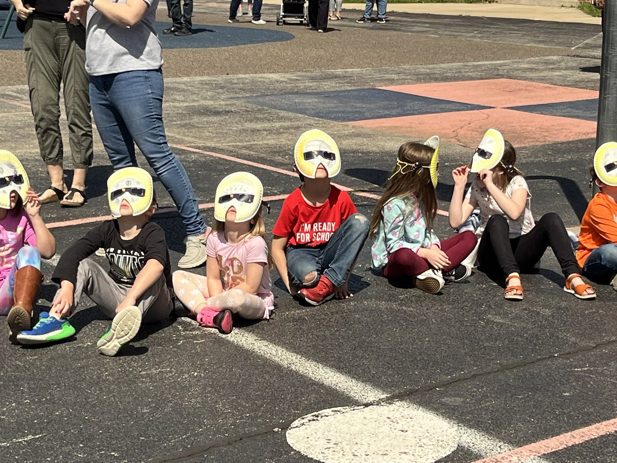 Dr. Emily Weidner tweet media