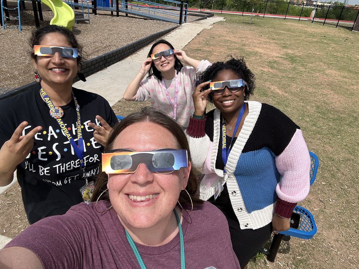 Eclipsing Teachers 🤓#WeAreMemorial