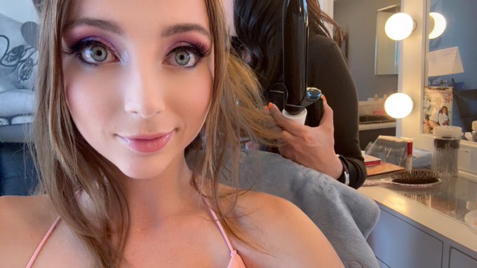 Can you guess who I shot for yesterday?? I&rsquo;ll give you a hint &hellip; we were in a tattoo shop 😋 https://t