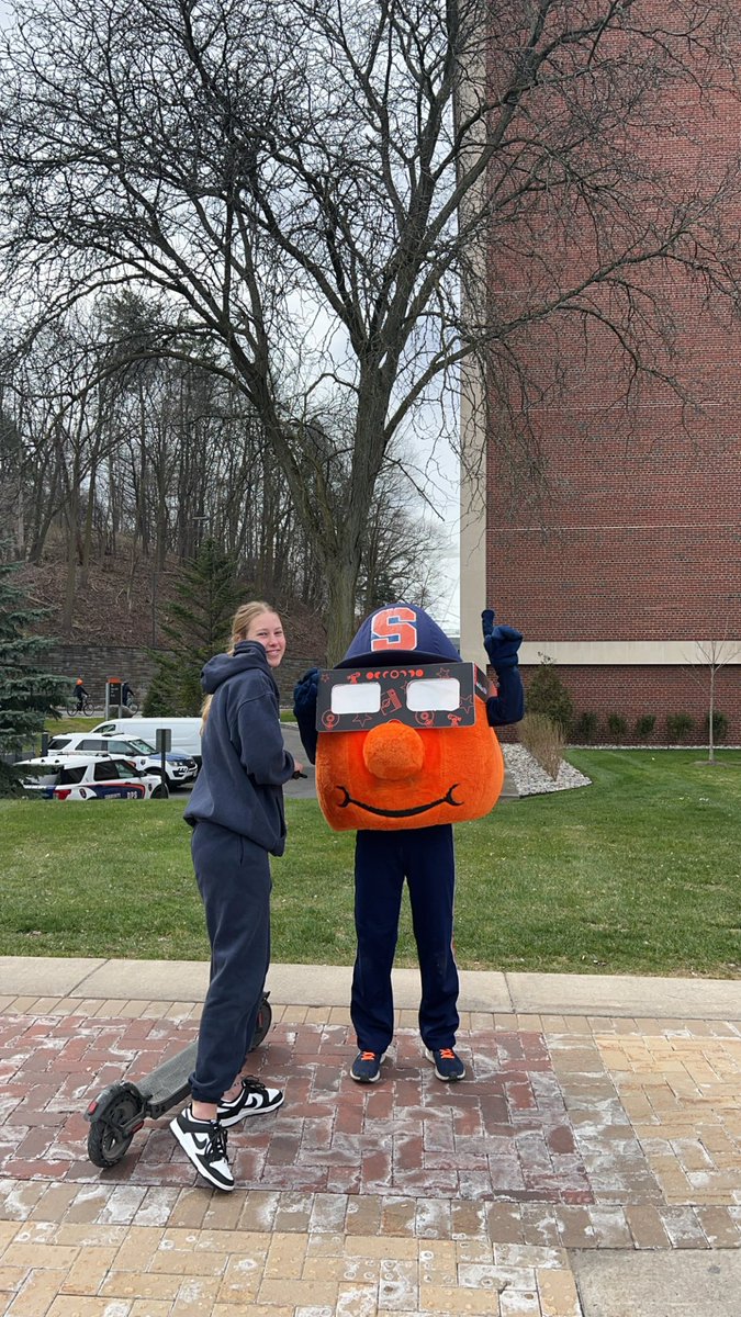 Otto and <a href="/MaddyPotts19/">Madeline Potts</a> ready for the eclipse #goorange
