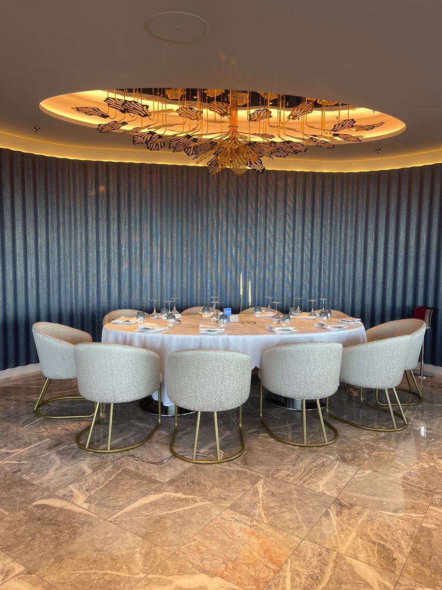 n0cruisecontrol's tweet photo. Would you believe that this is a main dining room on board @CruiseNorwegian Prima! Isn’t it absolutely gorgeous, with fabulous floor to ceiling windows for fantastic ocean views whilst eating your scrumptious dinner! Perfection for any cruise fan! #norwegiancruiseline #nclprima https://t.co/jb8RRD6EtS